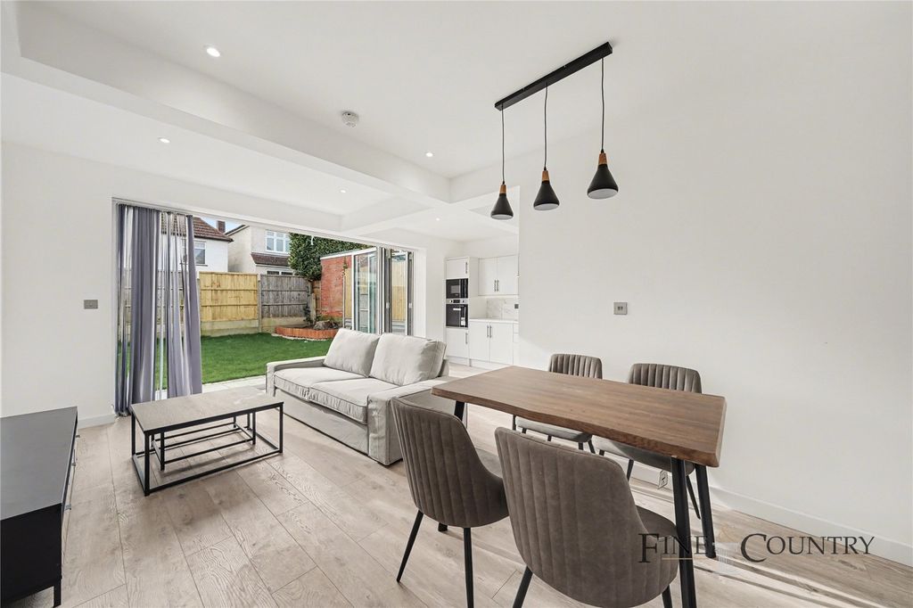 Property photo 2 of 12 Picture No. 09