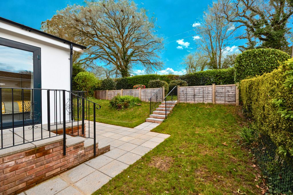 Property photo 3 of 31