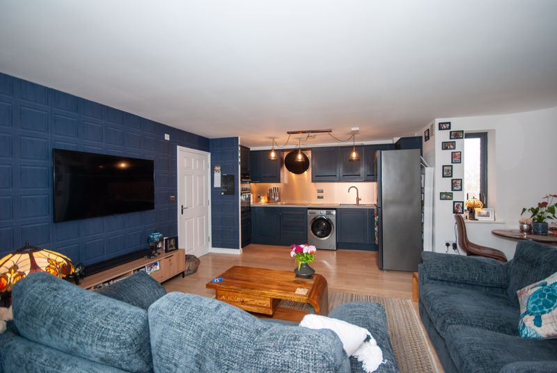 Property photo 1 of 12 Lounge Kitchen
