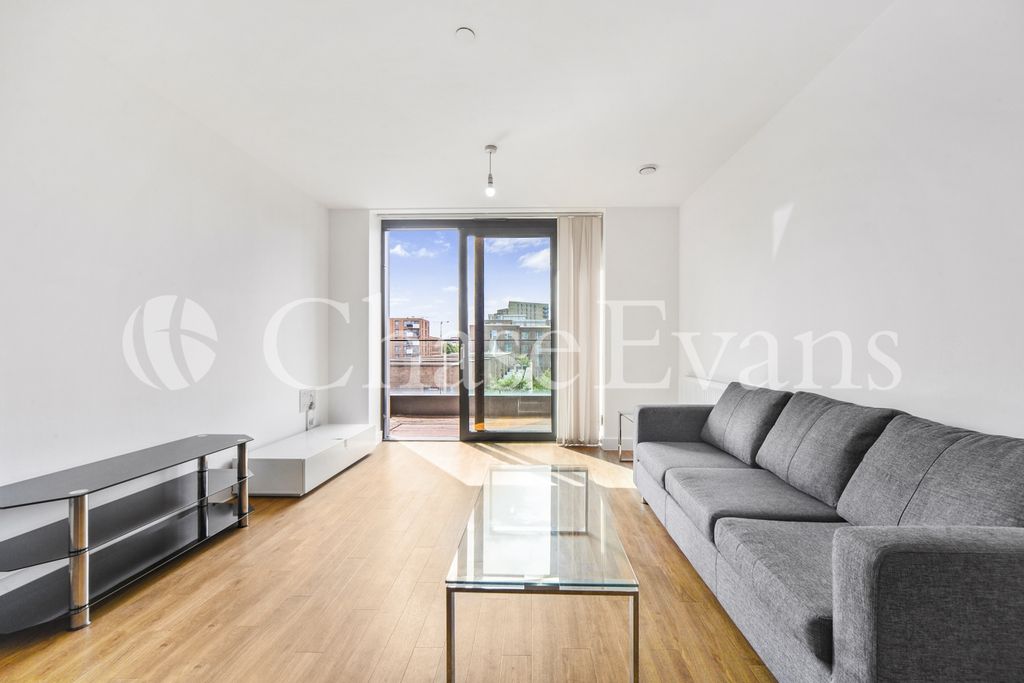 Property photo 1 of 9 Connaught Heights, W