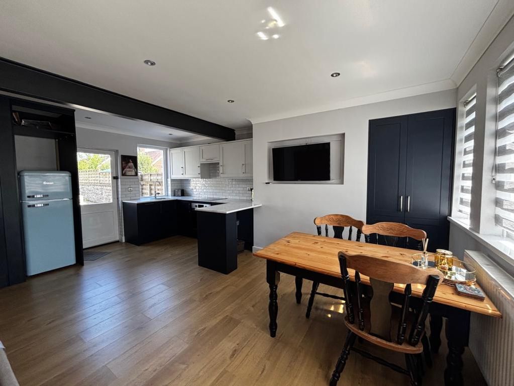 Property photo 3 of 10 Dining Room