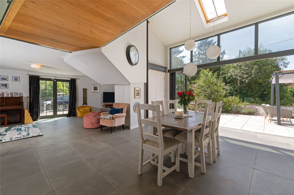 Property photo 3 of 22 Reeption/Dining