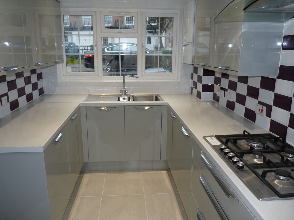 Property photo 2 of 10 Kitchen