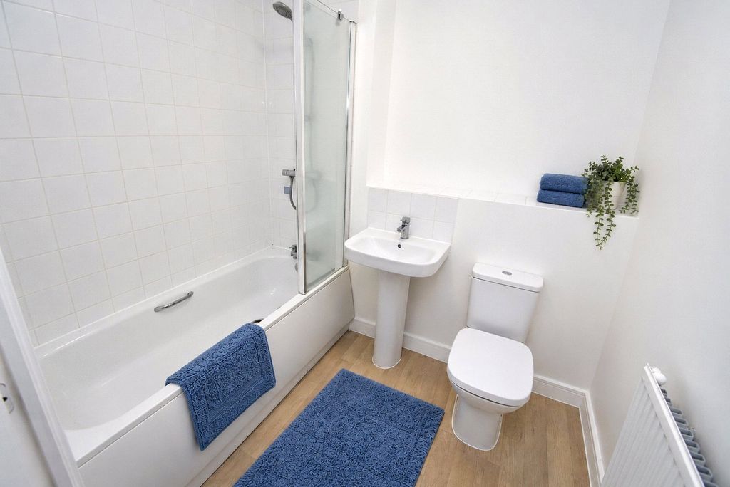 Property photo 3 of 8 Picture No. 05
