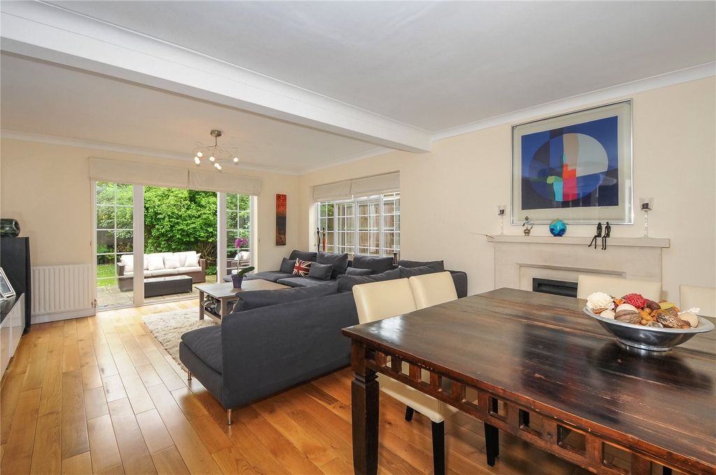 Property photo 3 of 12 Sitting Room