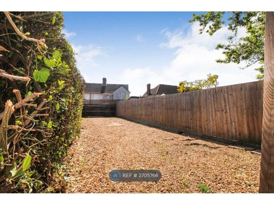 Property photo 2 of 12 Large Low Maintenance Garden