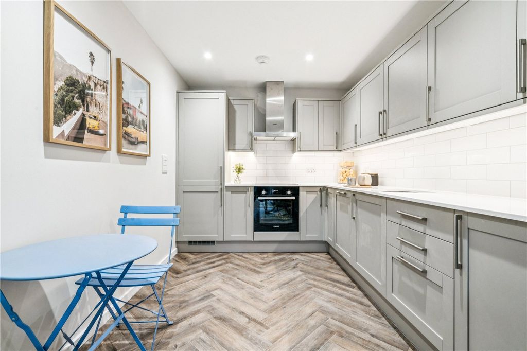 Property photo 2 of 13 Picture No. 20