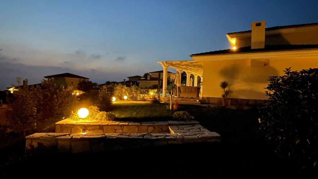 Property photo 2 of 22 Sea & Nature View Property In Kusadasi For Sale - Extensive Outdoor Areas With Sea Views