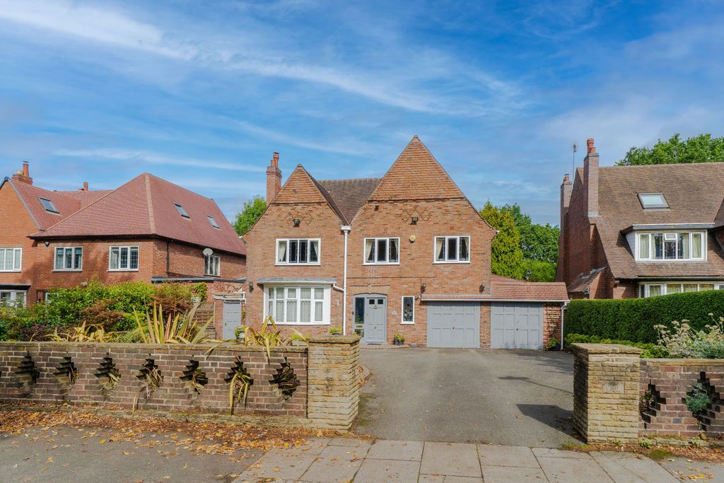 Property photo 1 of 31