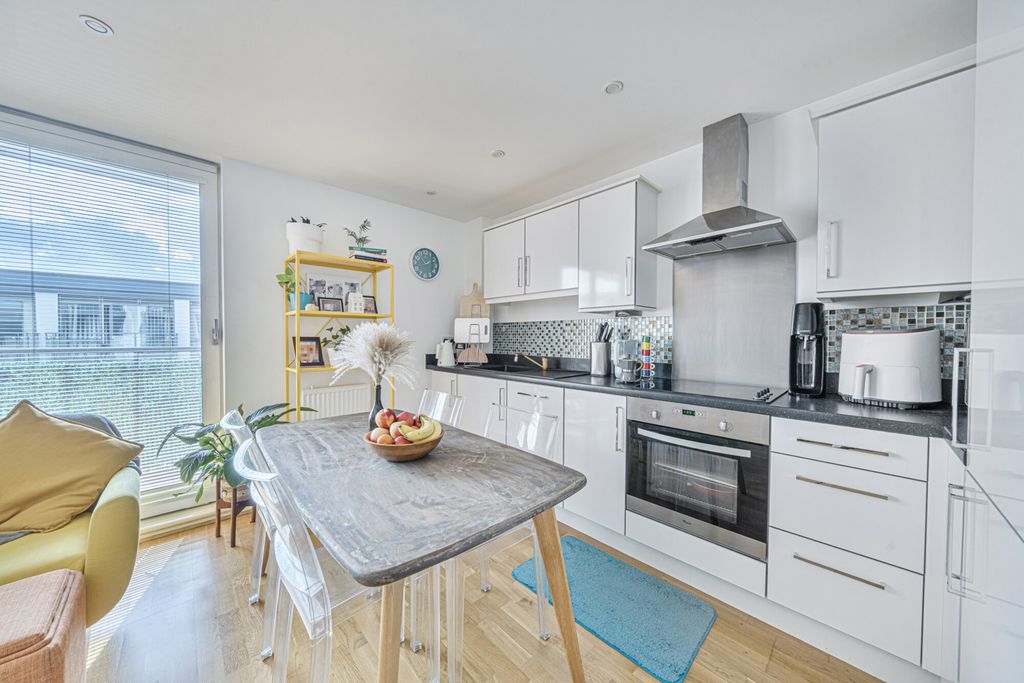 Property photo 3 of 13 1349750-7-68c43A6...