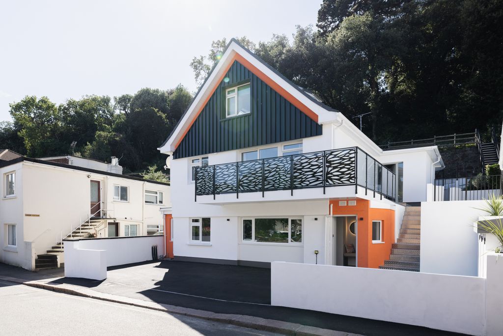 Property photo 2 of 20