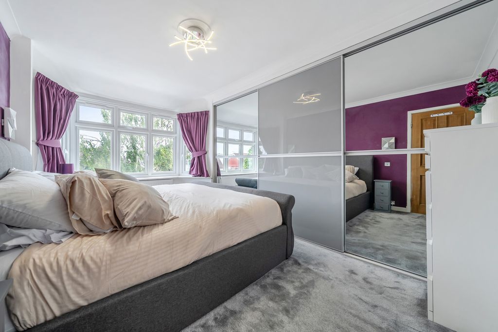 Property photo 2 of 23 1497732-11-6A6c85...