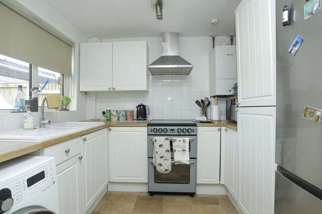 Property photo 3 of 12 Picture 3