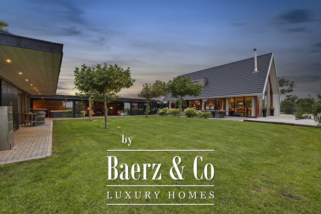 Property photo 1 of 98