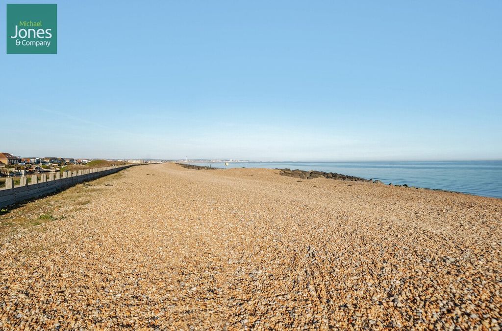 Property photo 2 of 9 Beach