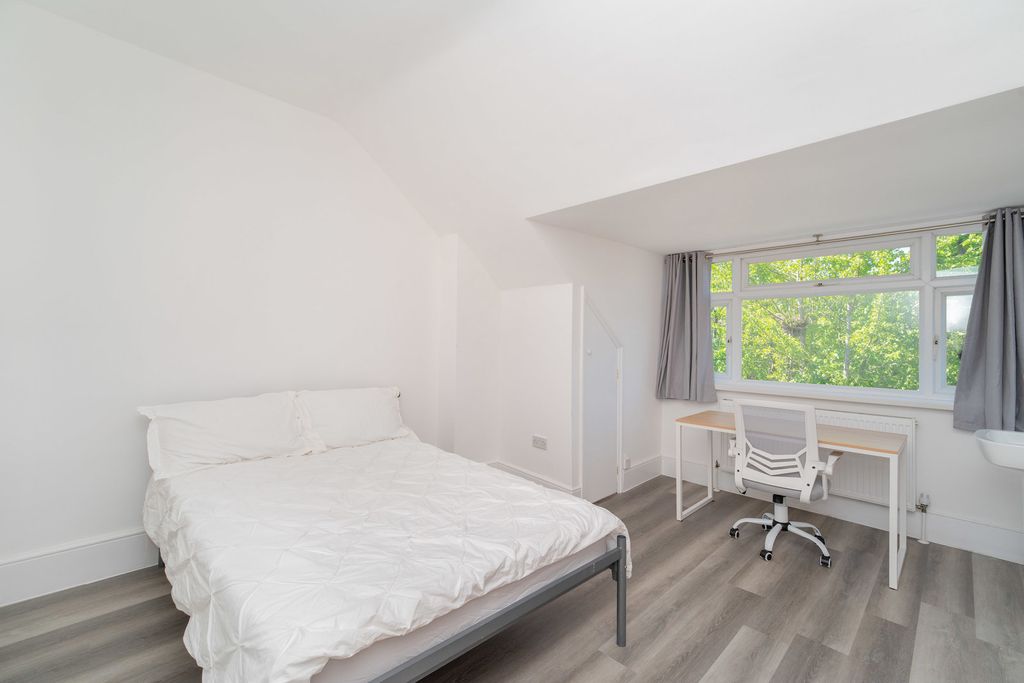 Property photo 1 of 19 Pbox-Img.Jpg