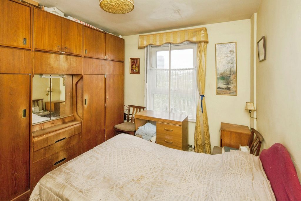 Property photo 2 of 17 Photo