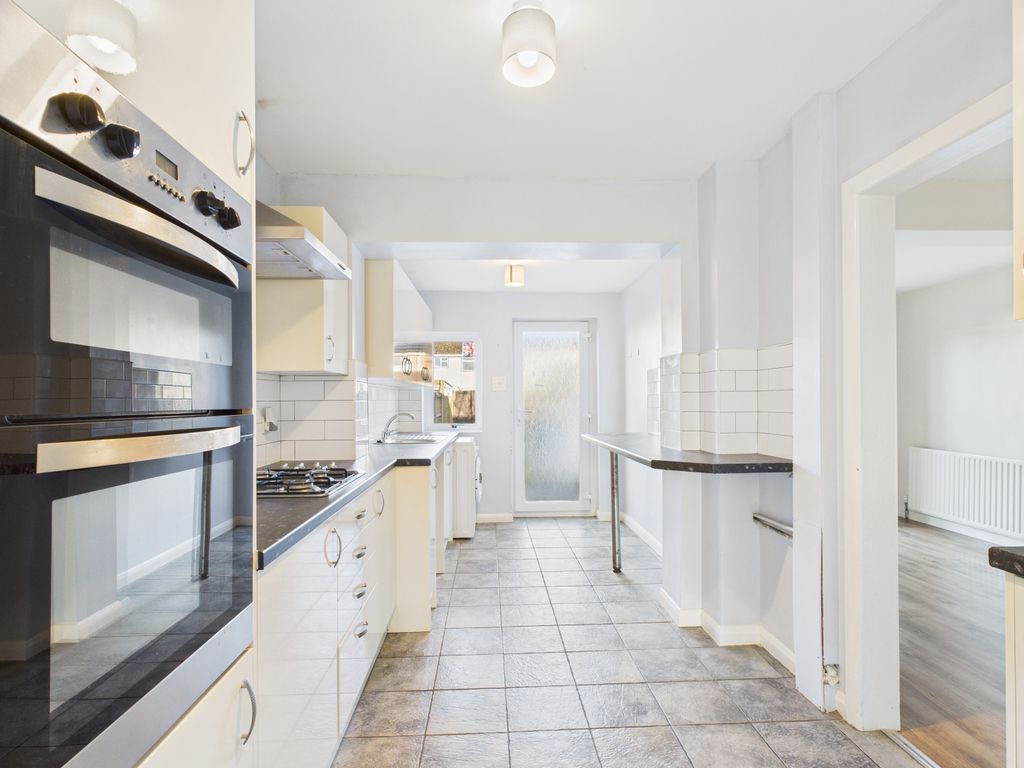 Property photo 3 of 27 Cam02023G0-Pr0191-Still003