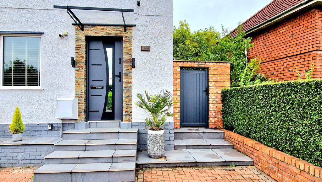 Property photo 3 of 32