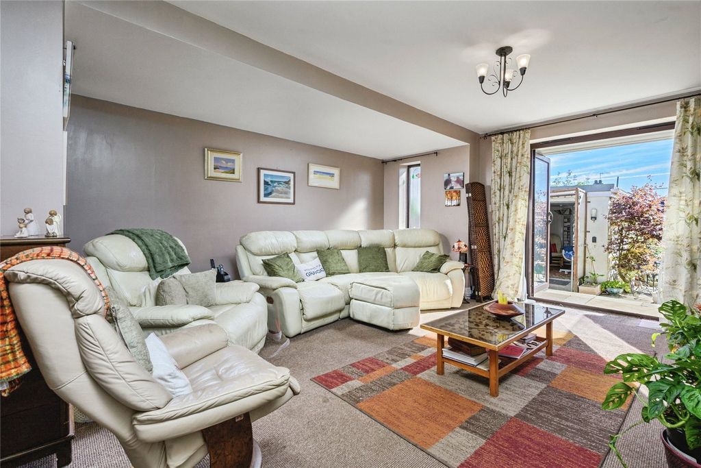 Property photo 3 of 21 Picture No. 27