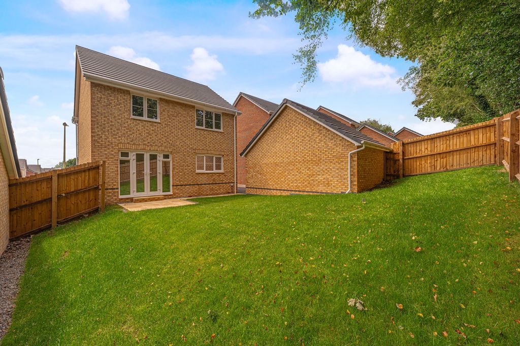 Property photo 2 of 35