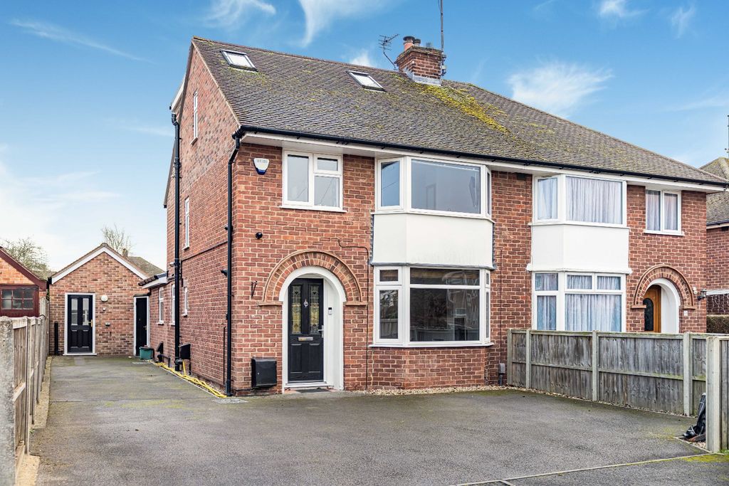 Property photo 1 of 38 Picture No. 09