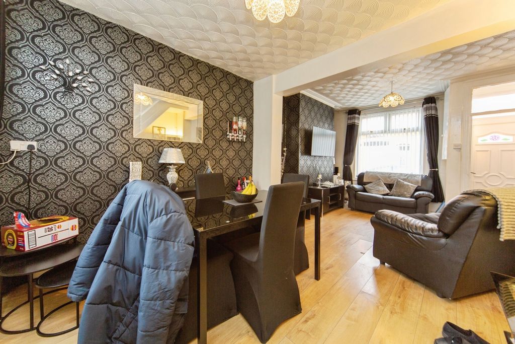 Property photo 3 of 17 Pbox-Img.Jpg