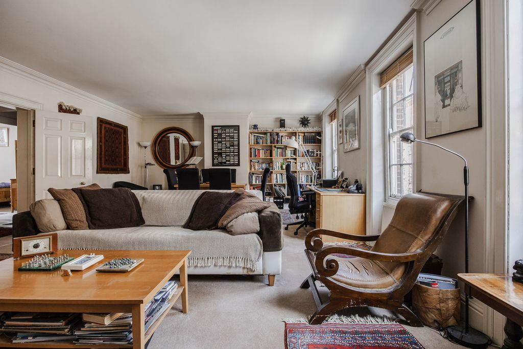 Property photo 3 of 18