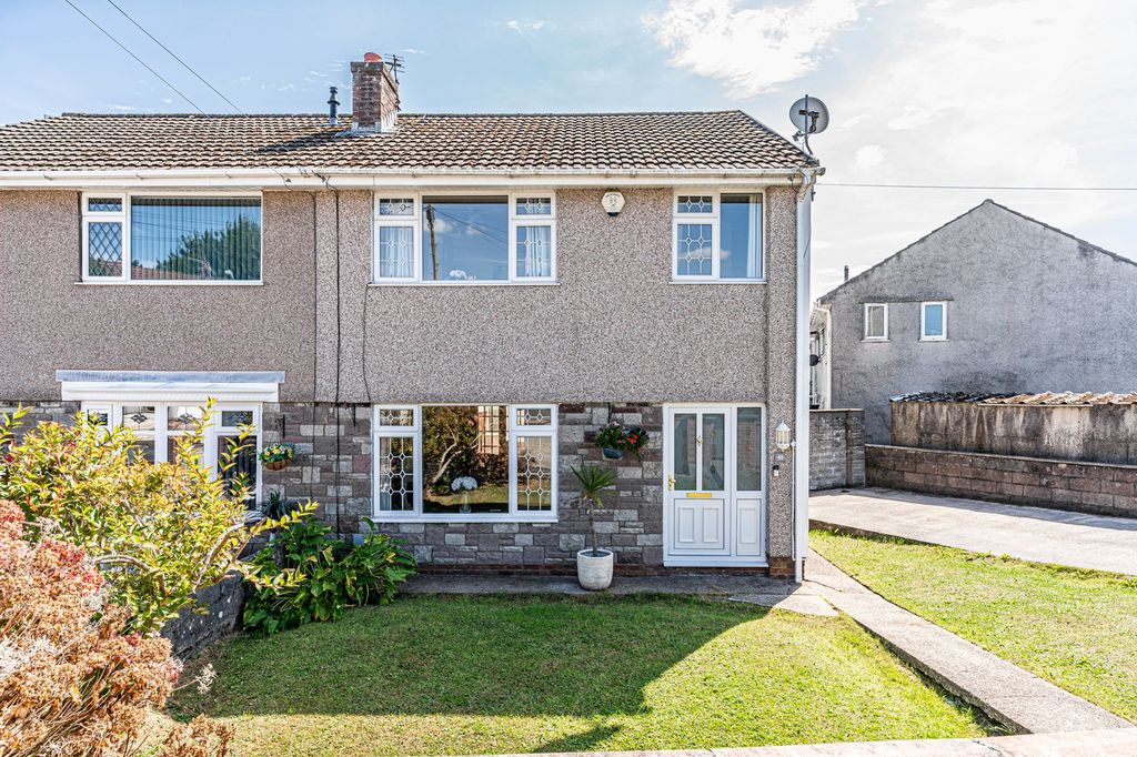 Property photo 1 of 30