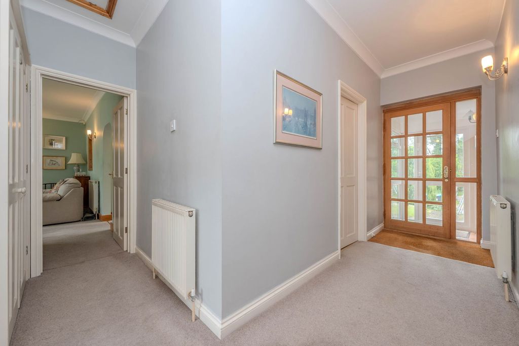 Property photo 2 of 21