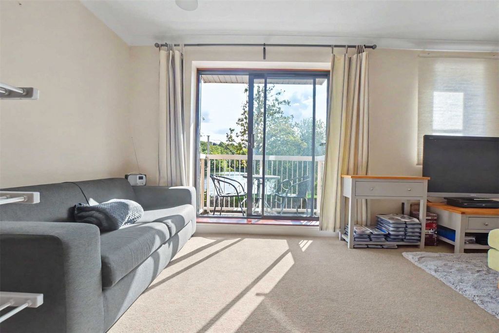 Property photo 3 of 11 Picture No. 13