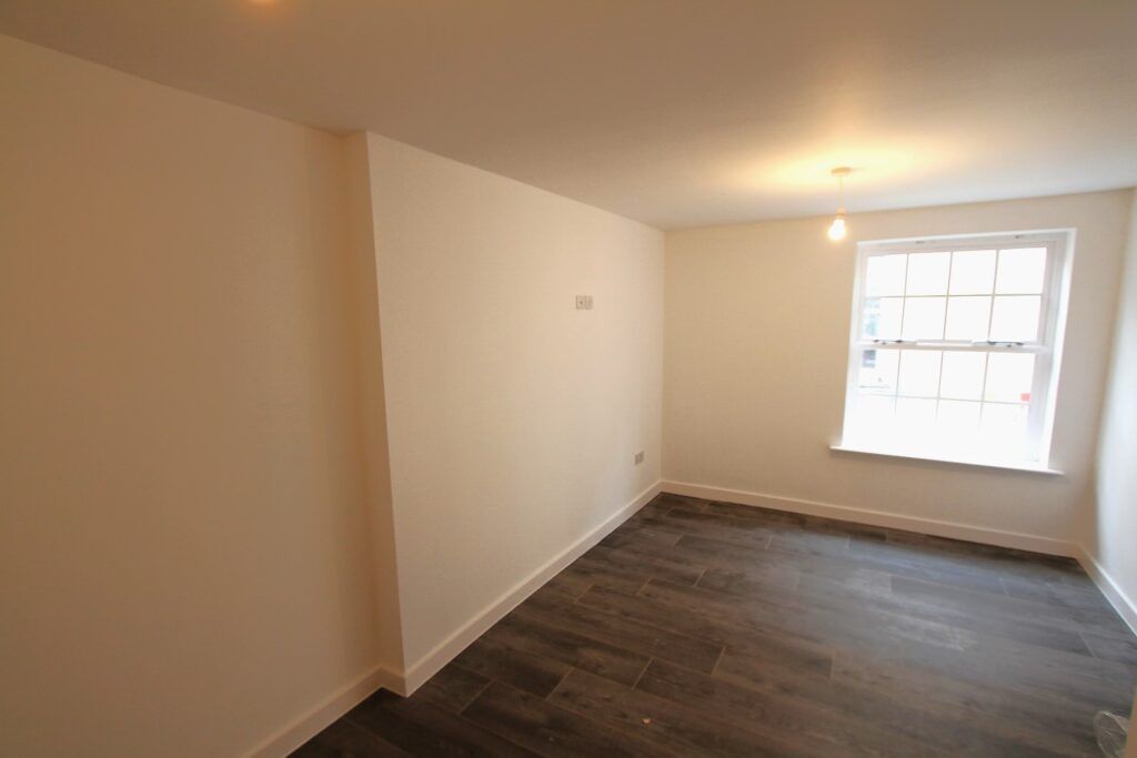 Property photo 2 of 3