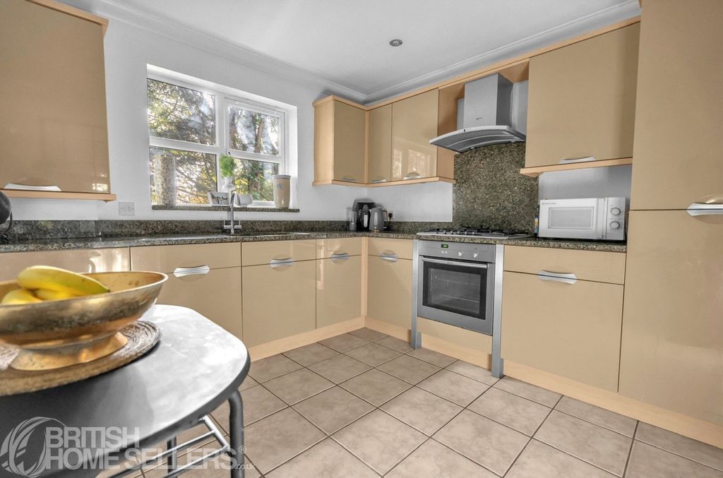 Property photo 2 of 20 Picture No. 18