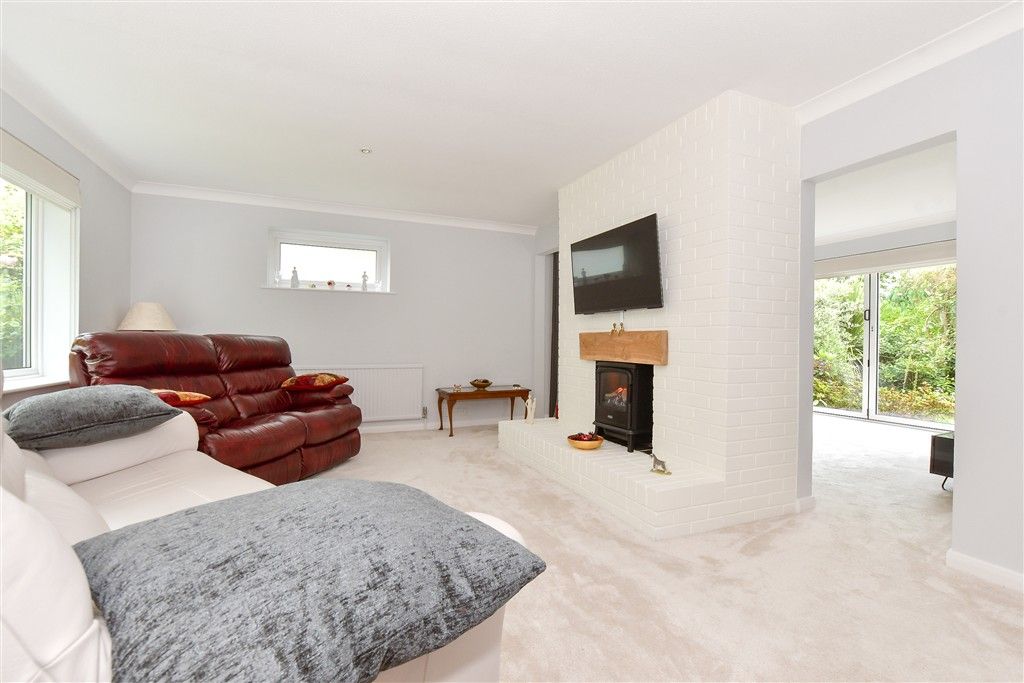 Property photo 2 of 17 Sitting Room*