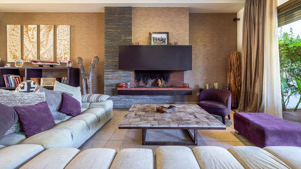 Property photo 3 of 21