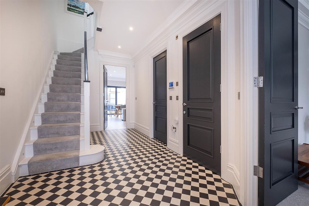 Property photo 2 of 36 3-Walsingham-Terrace-0066 Copy.Jpg