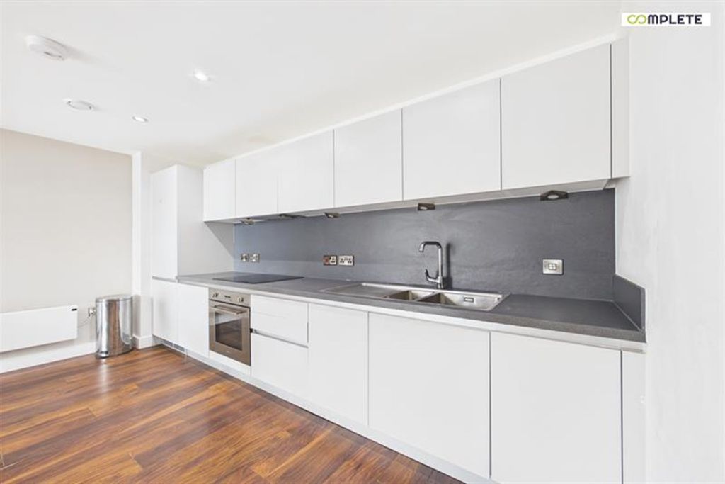 Property photo 1 of 13 (Main)