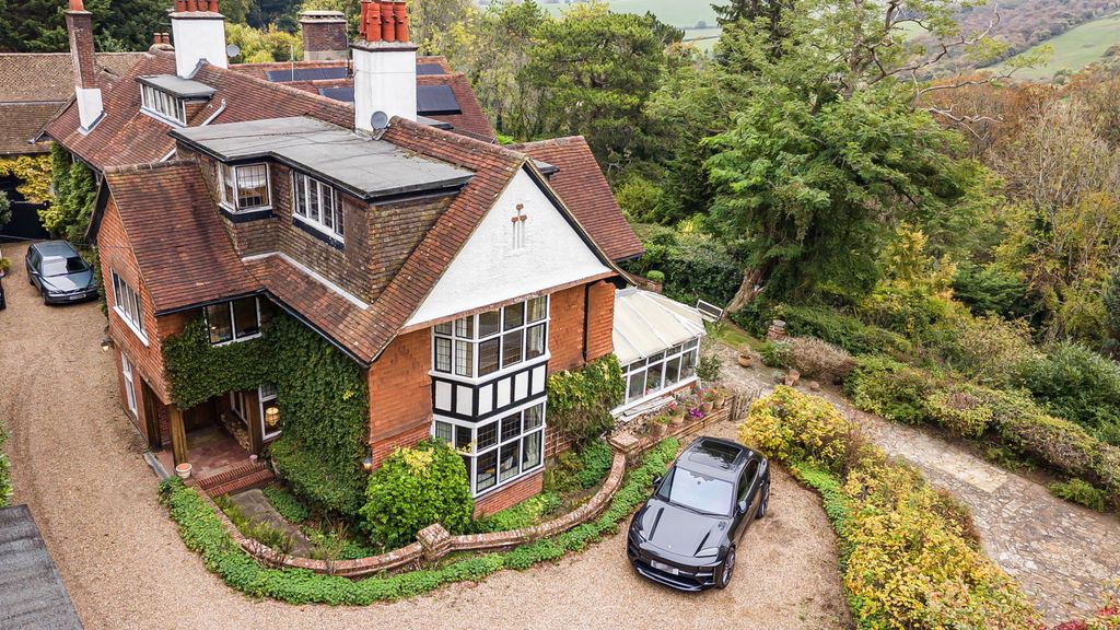 Property photo 2 of 48