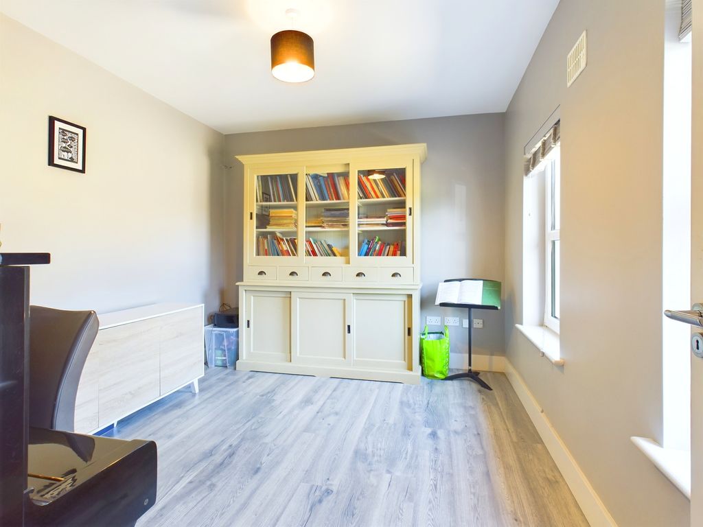 Property photo 3 of 34