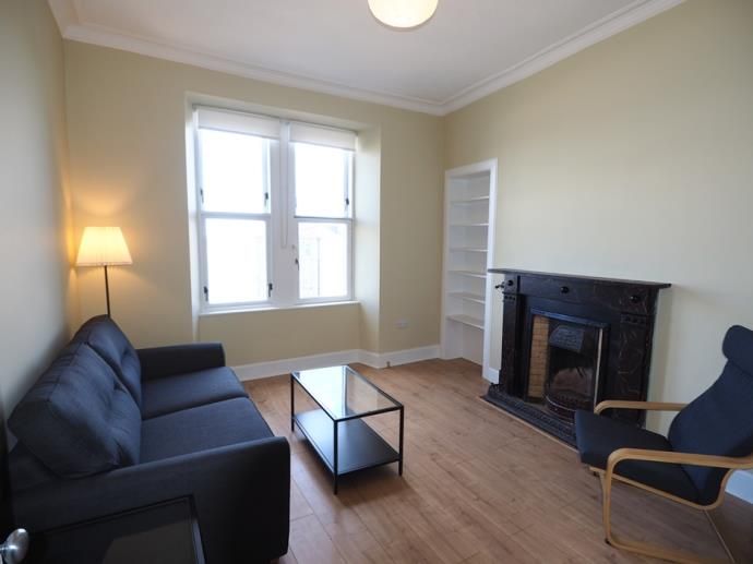 Property photo 3 of 16 Sitting Room