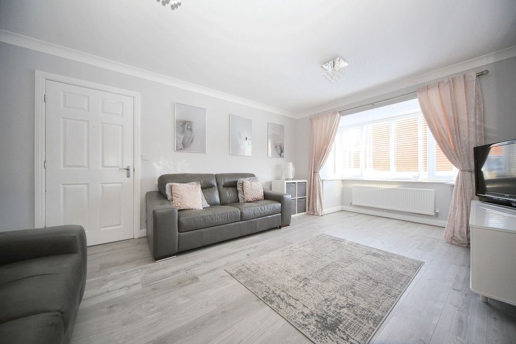 Property photo 3 of 25