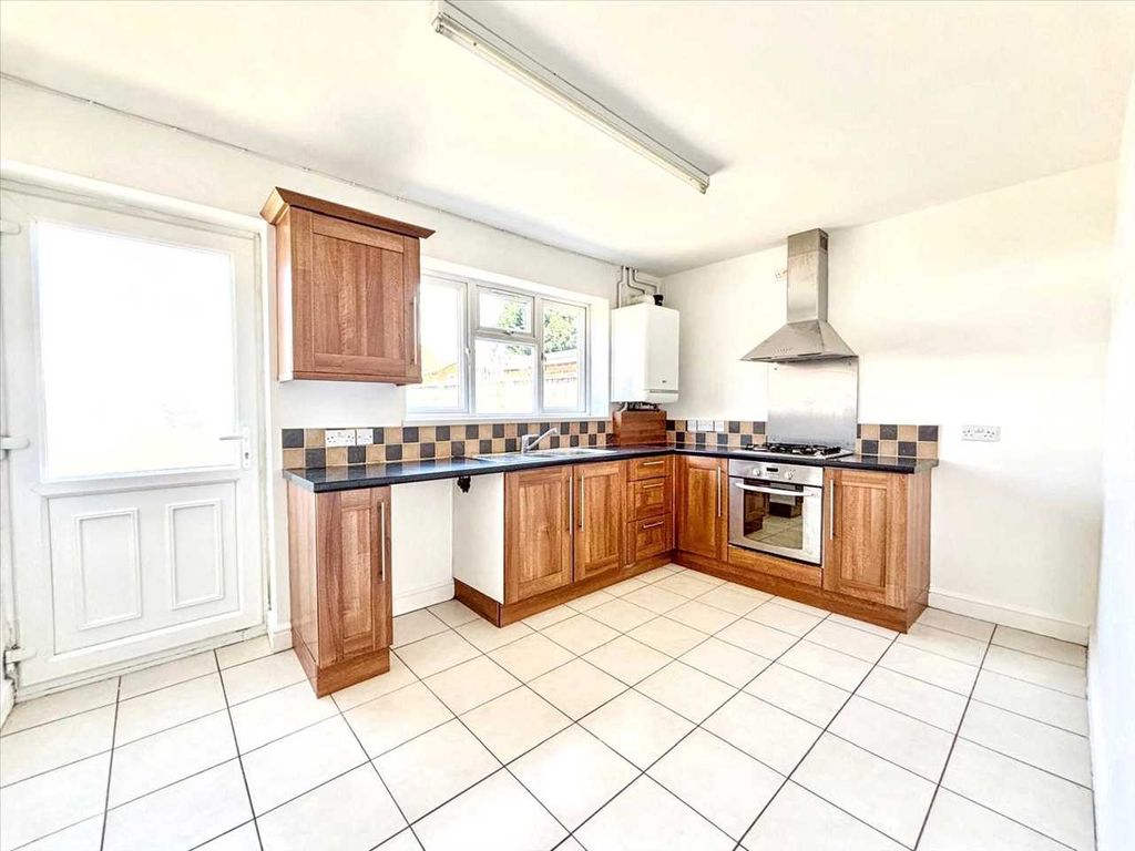 Property photo 2 of 15 Kitchen