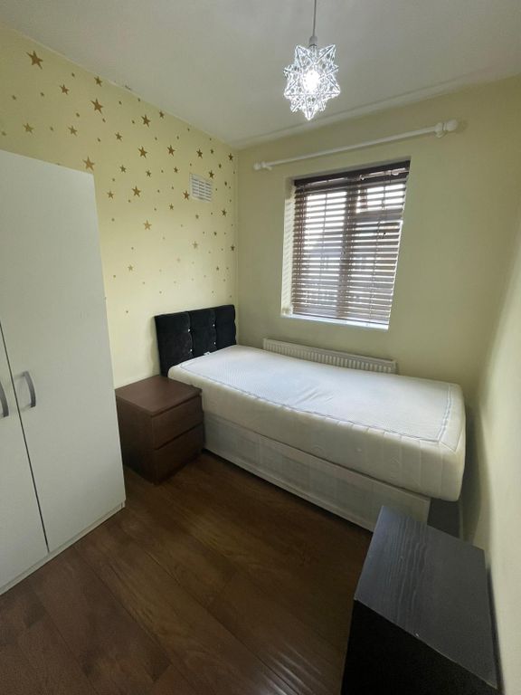 Property photo 1 of 2