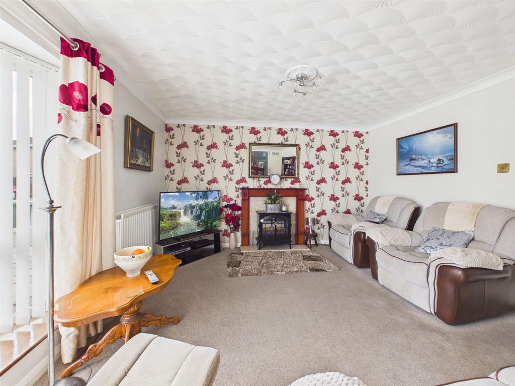 Property photo 3 of 24 Cam04116G0-Pr0317-Still009.Jpg