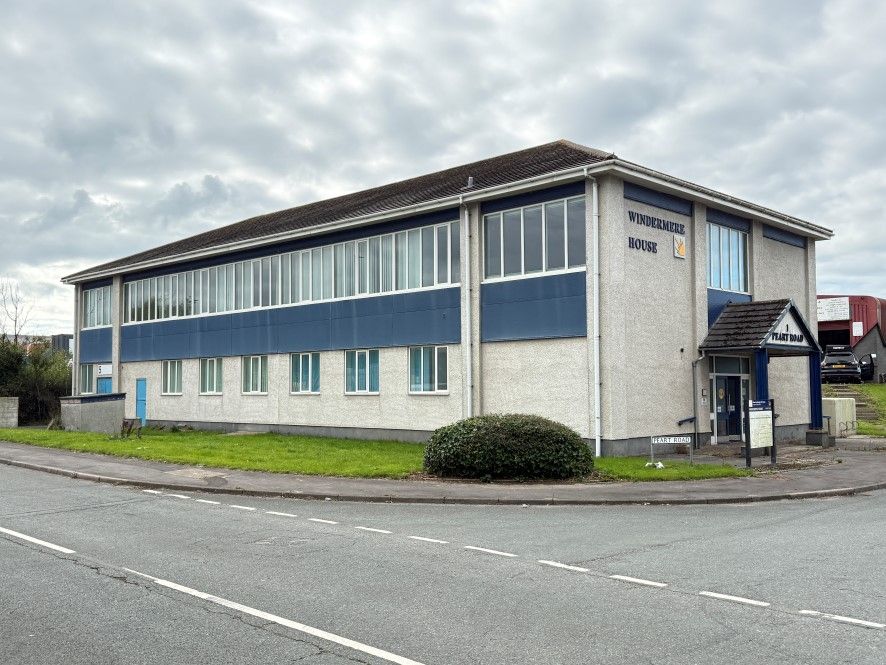 Property photo 1 of 18