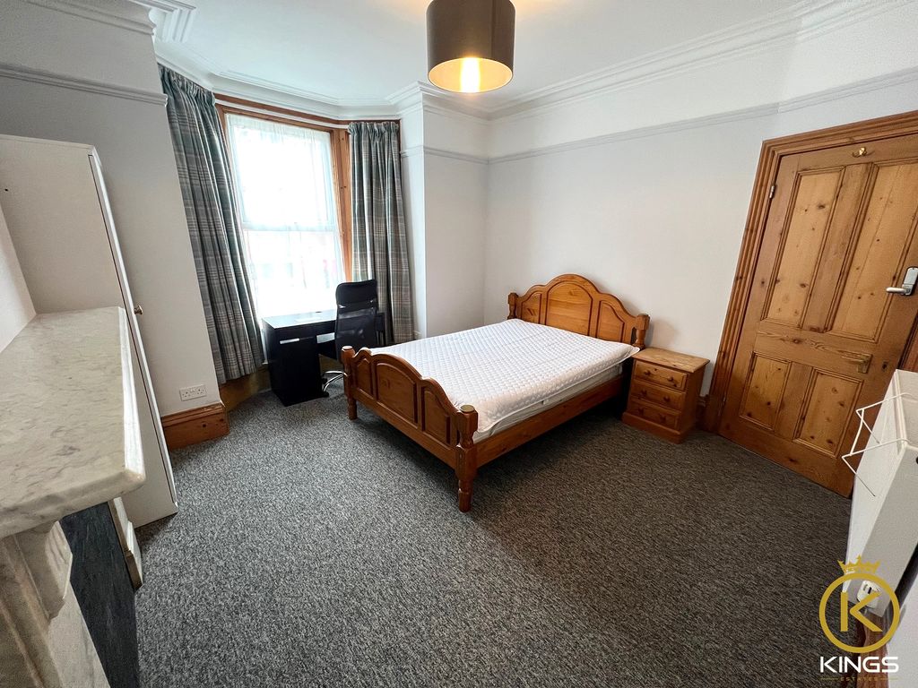 Property photo 2 of 10 1