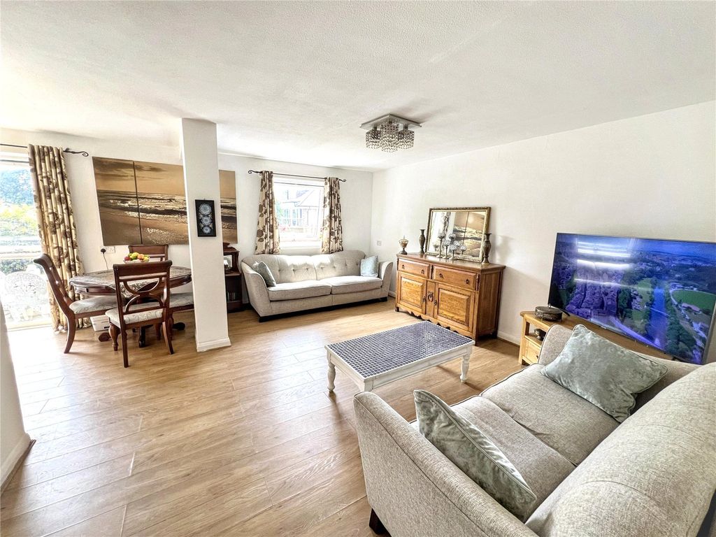 Property photo 2 of 10 Picture No. 08