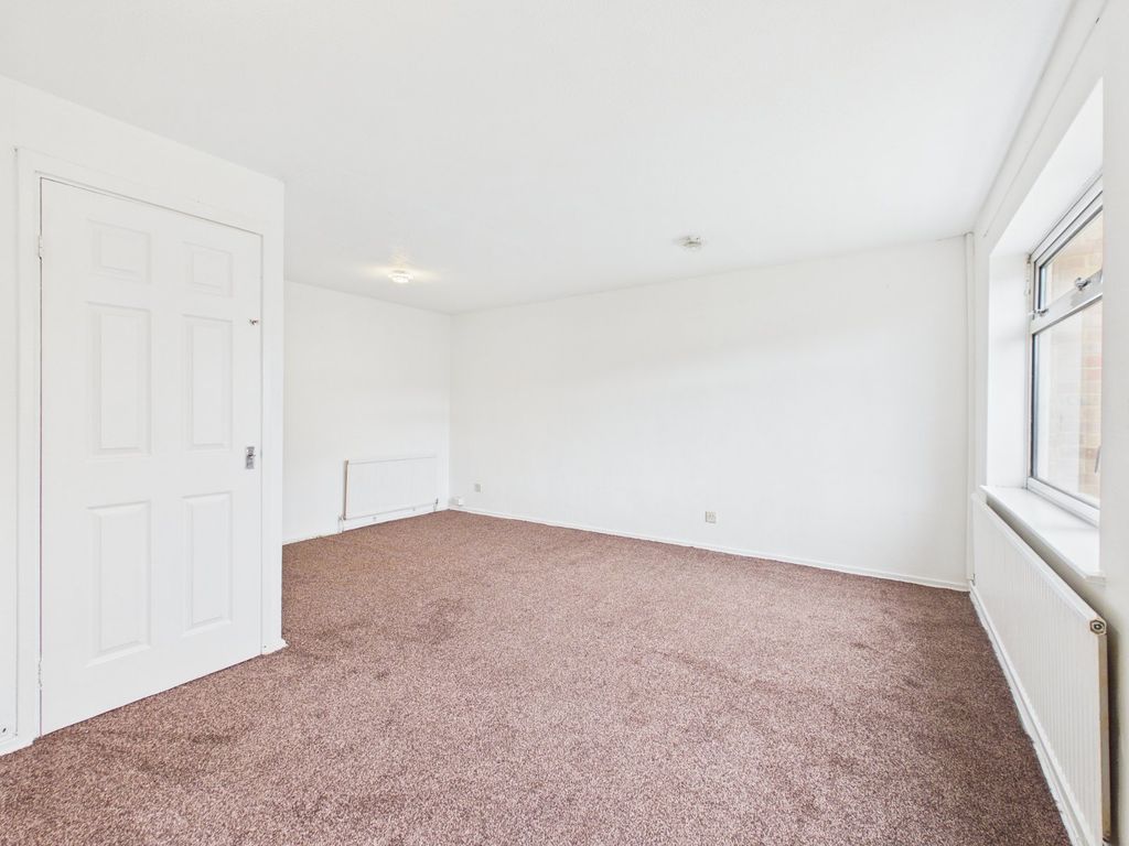 Property photo 3 of 10 Living And Dining