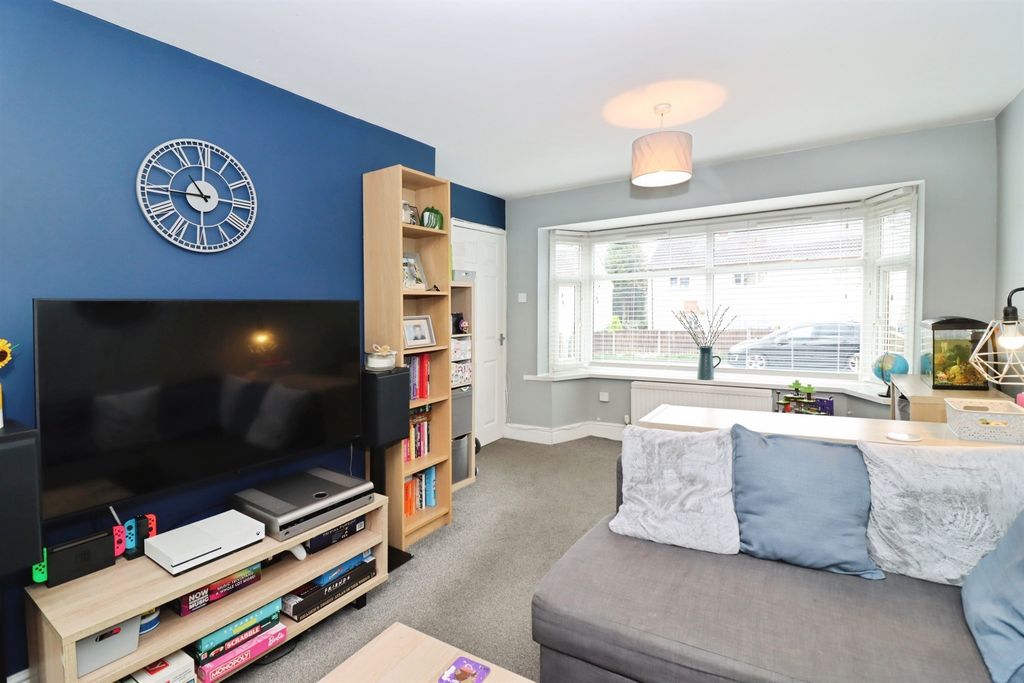 Property photo 2 of 17