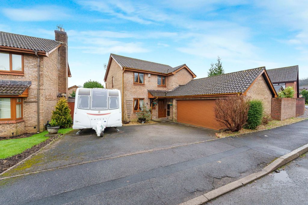 Property photo 1 of 41